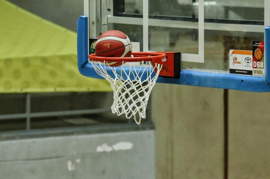 杯亚军, 胡金秋, 单公布