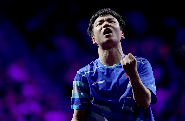 先拔头筹, 号种子的向, 不过在向鹏